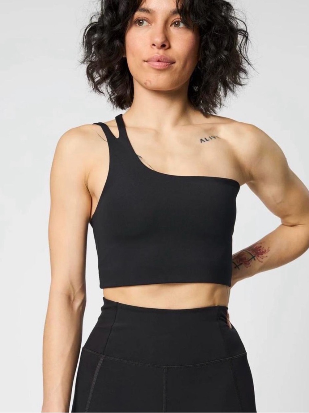 Girlfriend Collective Uma one shoulder sports bra